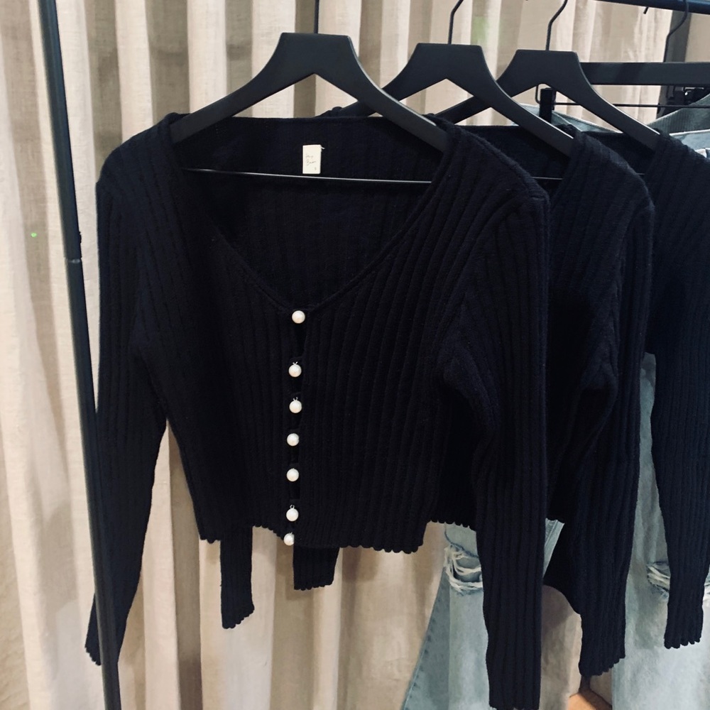 *NEW*Pearl Knit V-neck Cardigan